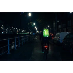 Housse De Pluie Sac à Dos Jaune Imperméable WOWOW -Pro Velo Gear Magasin housse de pluie sac a dos jaune impermeable wowow 2