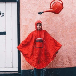 Poncho Pluie Urbain THE PEOPLE'S PONCHO 3.0 Rouge 11 Poncho Pluie Urbain THE PEOPLE'S PONCHO 3.0 Rouge -Pro Velo Gear Magasin poncho pluie urbain the people s poncho 30 rouge 3