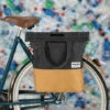 Sacoche Vélo Shopper Recyclé 20L URBAN PROOF Beige Gris -Pro Velo Gear Magasin sacoche velo commuter shopping 20l urban proof beige gris